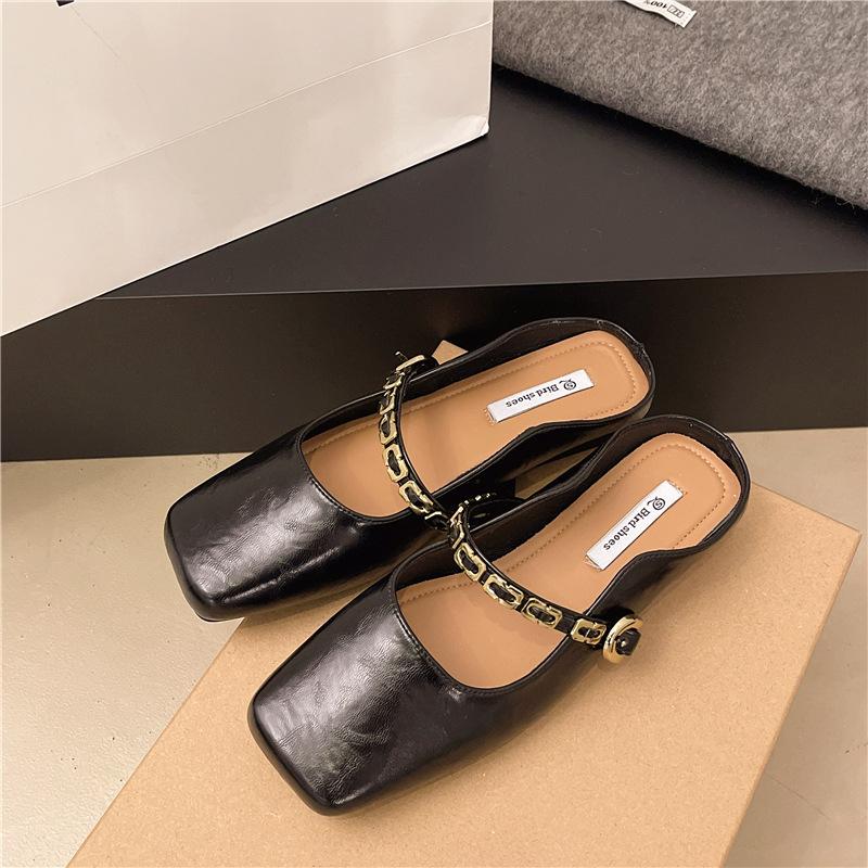 

Новые весенне-летние 2025 ретро шлепанцы с квадратным носком и мелким вырезом, нишевая мода, декоративная пряжка-ремень, маленькие кожаные туфли 40 чёрный