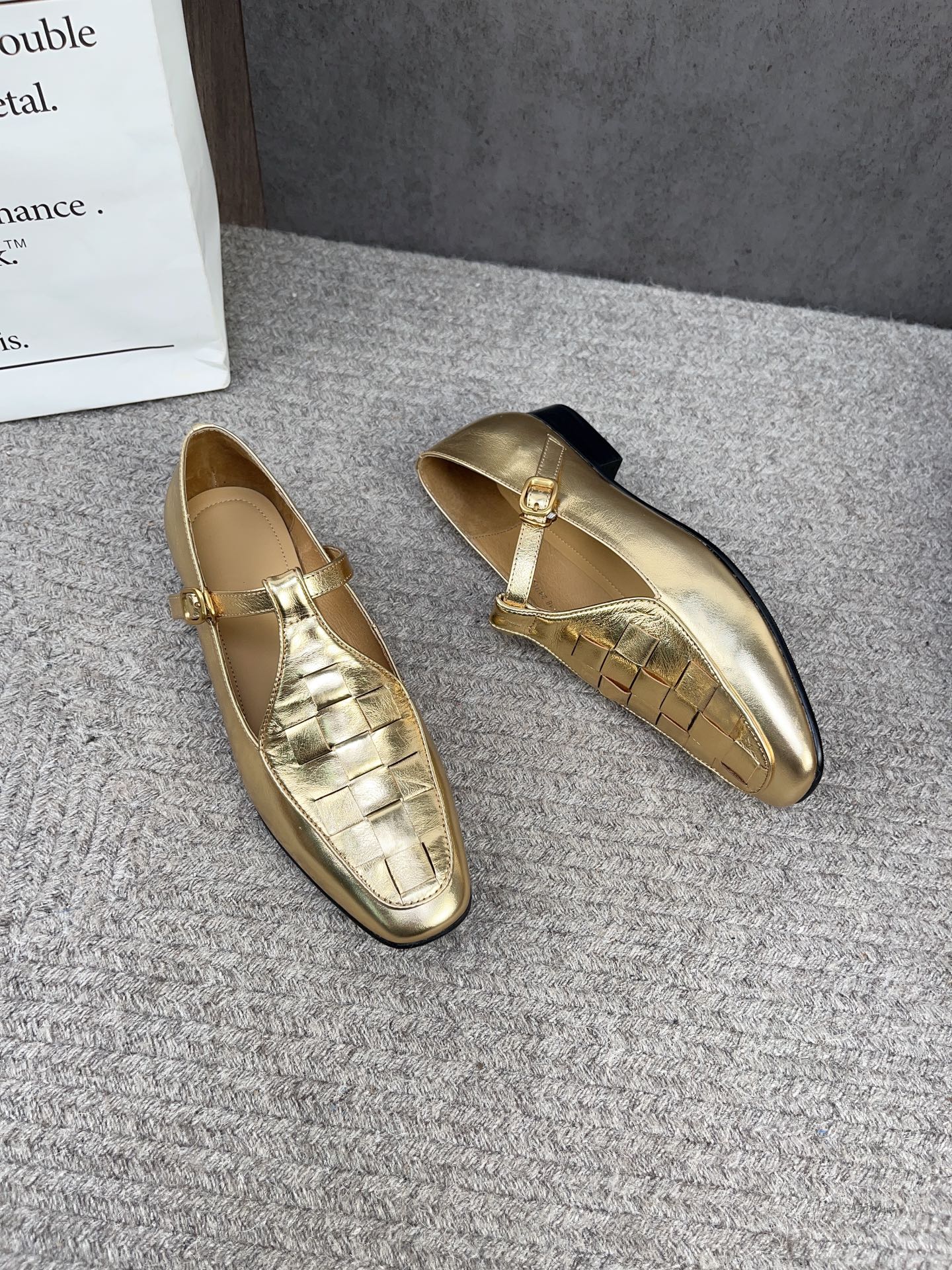 

Модные летние женские сандалии из коровьей кожи туфли на плоской подошве пряжки повседневные прогулки ретро плетеные женские туфли 40