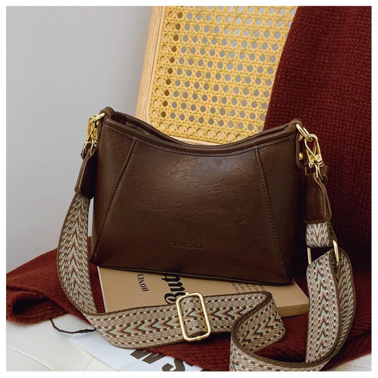Damen Retro PU Umhängetasche - Große Kapazität, Unifarben, Texturiert, Vielseitig für den Arbeitsweg.
