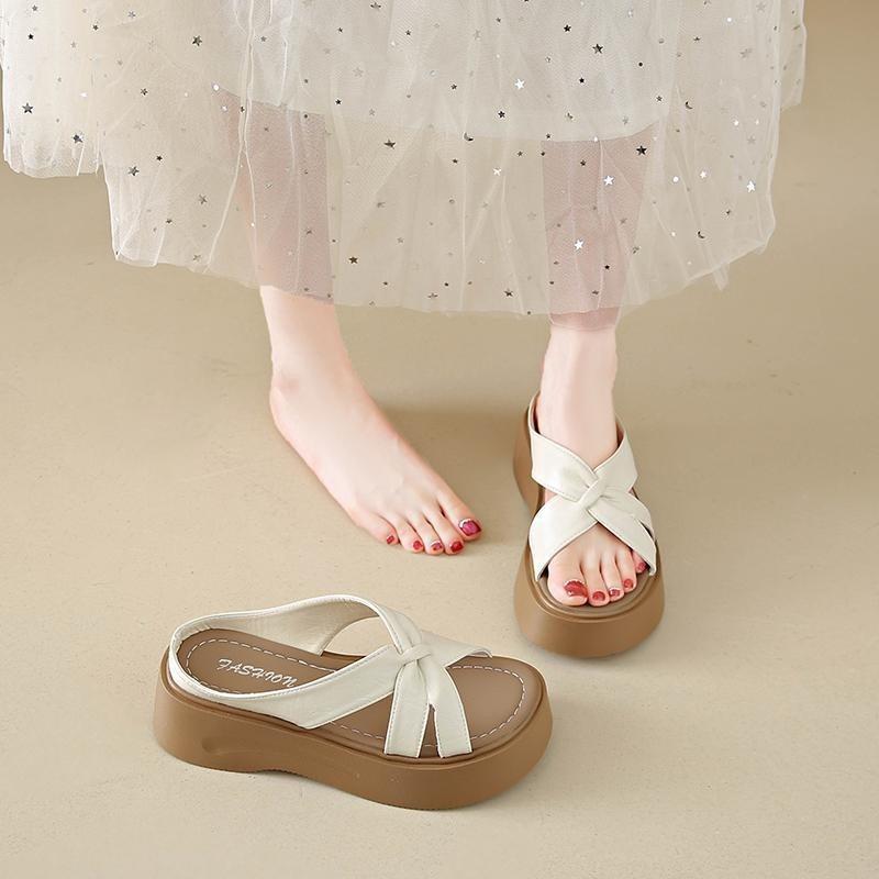 Thick-bottomed cool slippers for women's summer wear, new cross-strapped flat-bottomed high-end skirt one-word slippers