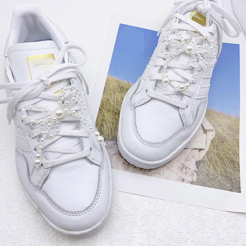 Elegant sløyfe nøkkelring anheng Vakkert krystallsko dekorasjons nøkkelring Stilig perlebesatt sløyfe sko anheng