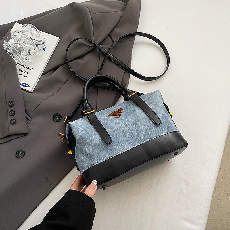 

Модная портативная маленькая сумка для通勤 высокого класса женская 2025 новая осень и зима ретро нишевая универсальная на плечо сумка-мессенджер 25*12*16 синий