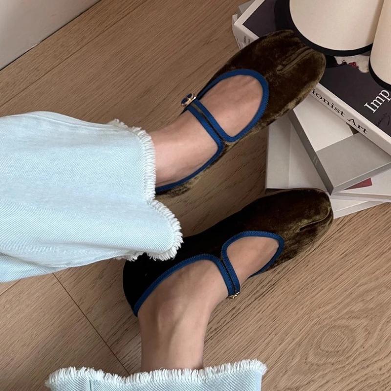 Scarpe Ballerine Tabi a Punta Divisa Donna Primavera Autunno Velluto Cinturino con Fibbia Mary Jane Eleganti Flanella Morbidi Mocassini da Donna