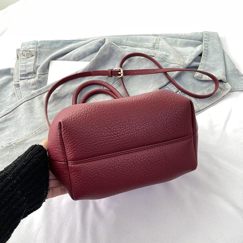 Retro Solid Pu Crossbody Bag Fashionable Women'S Shoulder Bag New Multifunctional Commuting Casual Handbag Premium