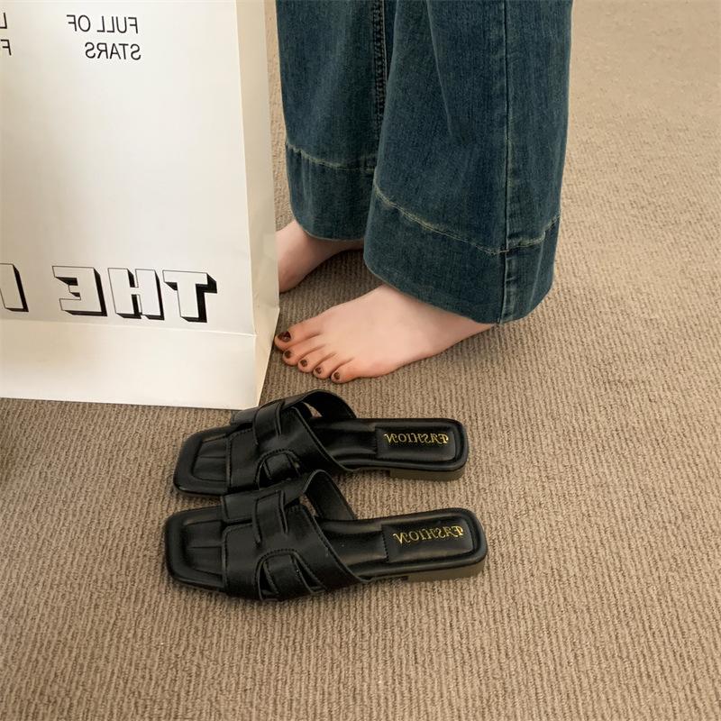 Slippers women's summer wear 2025 new versatile Internet celebrity soft bottom one-word drag non-slip flat bottom cool slippers ins tide