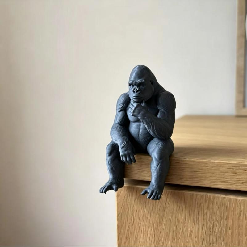 Tegneserie Siddende Gorilla Statue Ornament 3D Printet Tænker Gorilla Figur Til Hjemme Skrivebord Indendørs Dekoration Gave