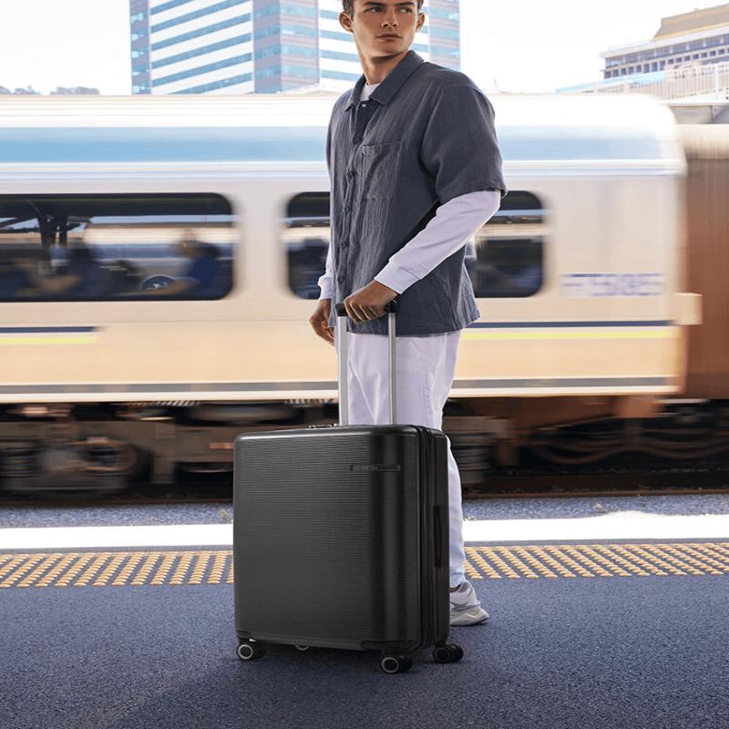 Чемодан Samsonite Business Travel с жестким корпусом и колесами-спинерами 20-inch