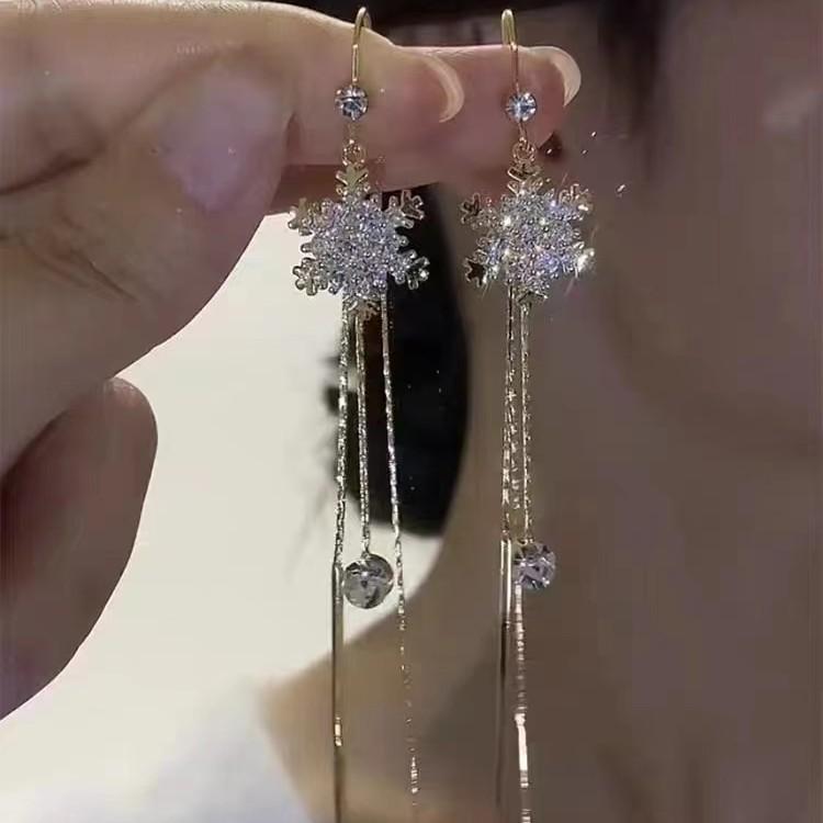 Women's Elegant Long Zircon Snowflake Fringe Earrings