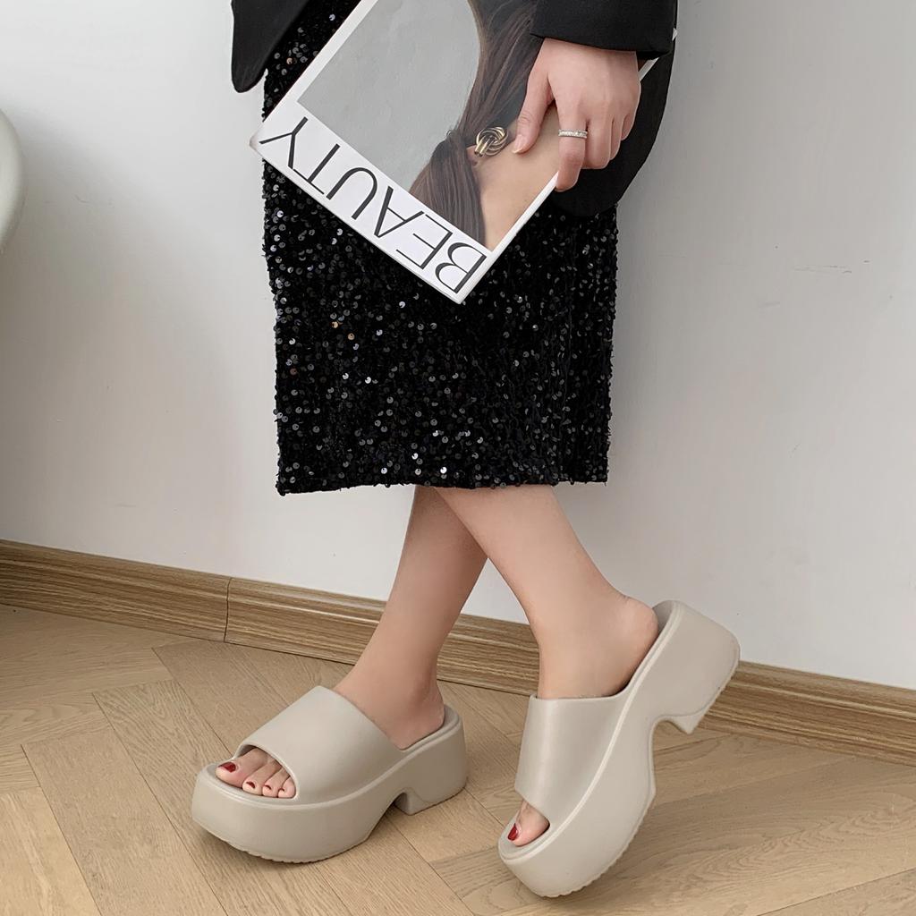 Fashion High-Heeled Shoes Lady Rubber Slippers Platform Slides Fashion Massage Summer Flat Soft Luxury Slippers Casual Flat Shoes Female