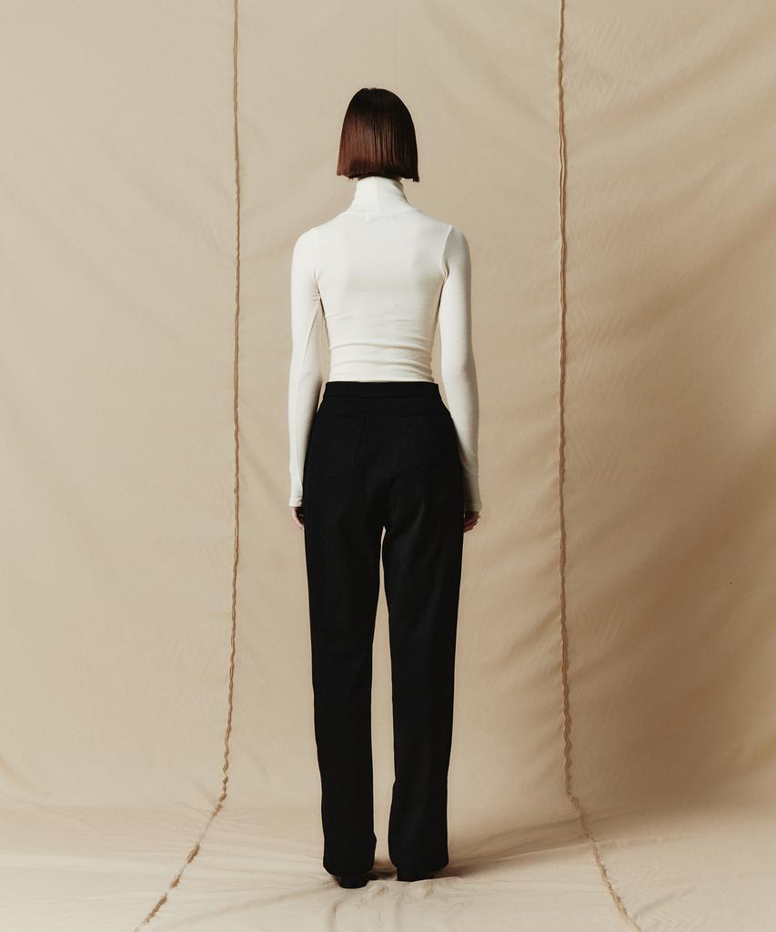 Naiteupeullou Tencel Wool Turtleneck Sweater (Ivory)