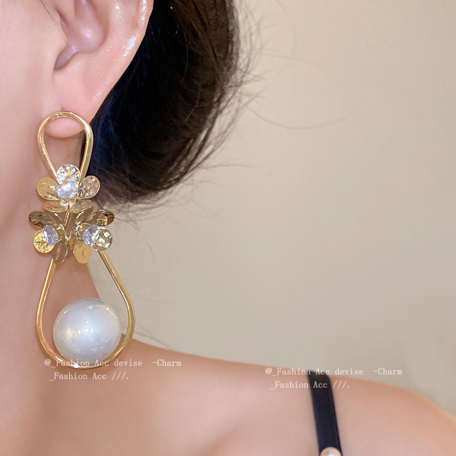 Silver Needle Zircon Flower Pearl Water Drop Pendant Earrings Light Luxury Fashion Earrings Women's Personality Earrings Design Sense Niche