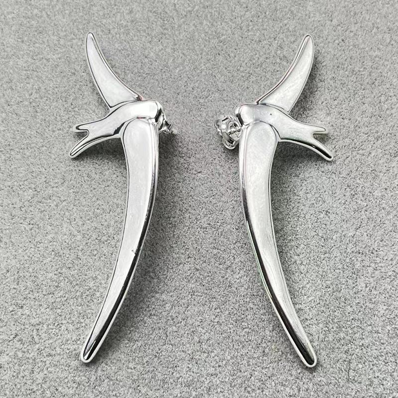 2026 new best-selling exquisite high-quality swallow earrings, suitable for casual and fashionable matching