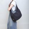 This Crossbody Bag Features A Simple Yet Large-capacity Dumpling Bag and A Versatile Commuter Tote Bag