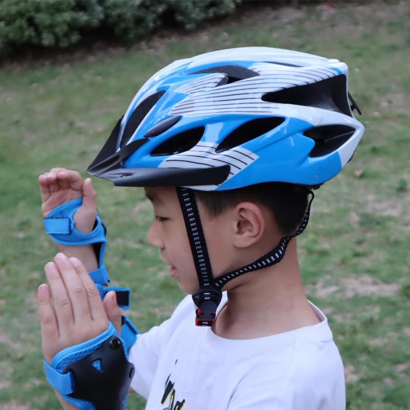 Roller Skating Helmet, Bicycle Riding Safety Helmet, One-Piece Molding with Protective Gear, Sports Balance Bike, White And Blue