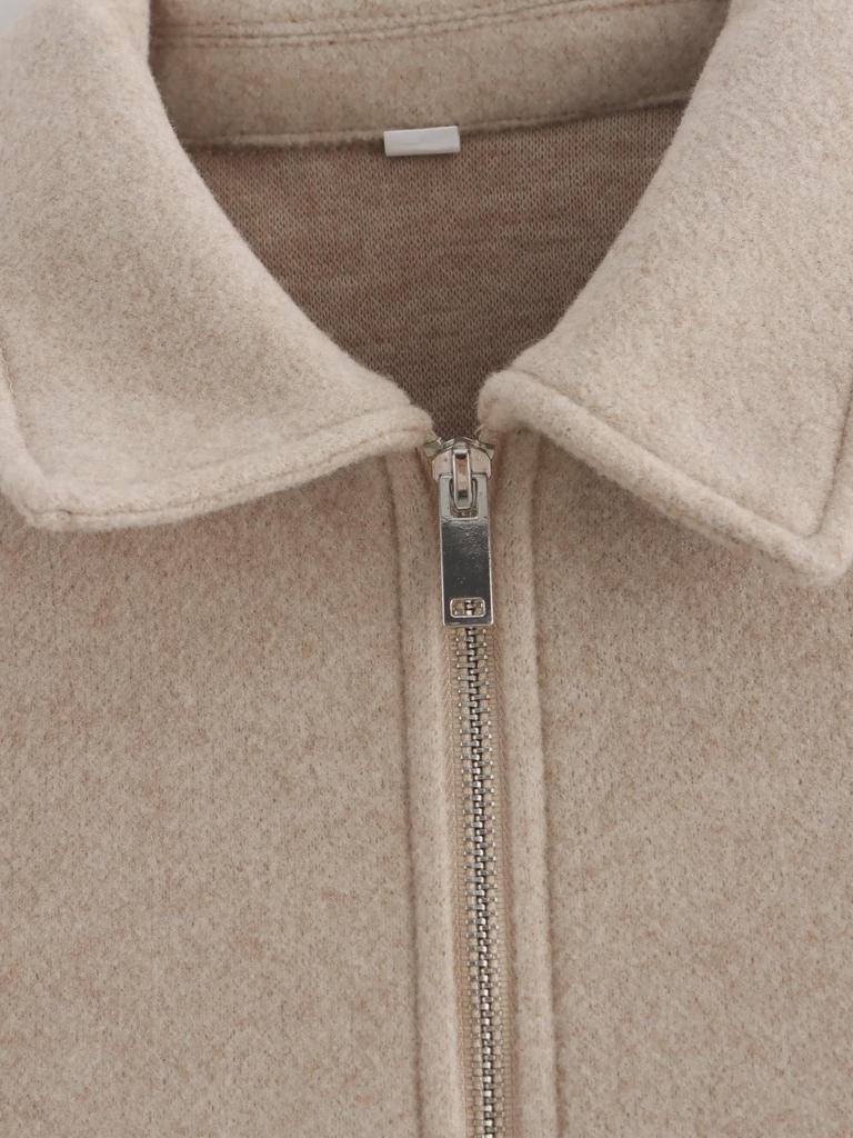 Moda damska na jesień 2024 - Wszechstronna i stylowa kurtka zapinana na zamek