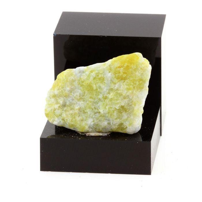 Calcite + Epidote 31.9 carats