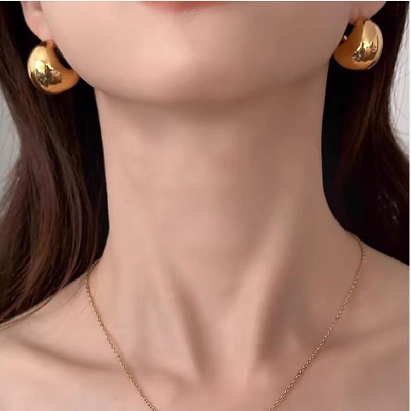 Niche Design Titanium Steel Semicircular Thick C-Shaped Hollow Stud Earrings, Minimalist Style, Personalized Fashion, Trendy Earrings