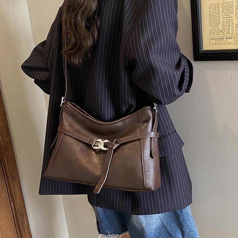 Large Capacity Bag Women's 2025 New Autumn and Winter High-end Retro Shoulder Bag Commuter Tote Bag Women's Bag