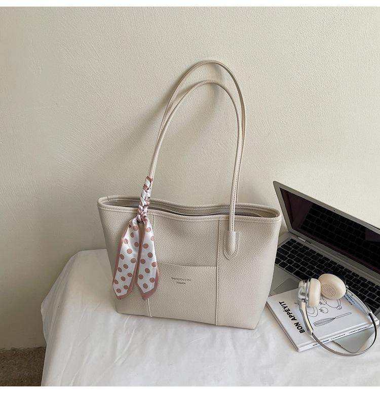 

Commuter to work Versatile large-capacity bag Women s summer 2025 new class advanced sense large bag shoulder tote bag