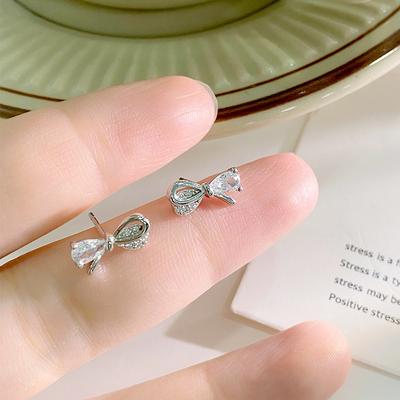 Bow Earrings Light Luxury High-end Feel Exquisite Small and Versatile Earrings Daily Commuting