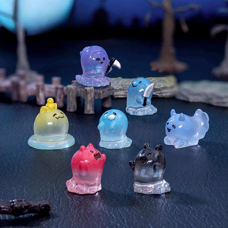 Halloween Decoration Cute Ghost Doll Resin Crafts Micro Landscape Desktop Car Decoration Accessories