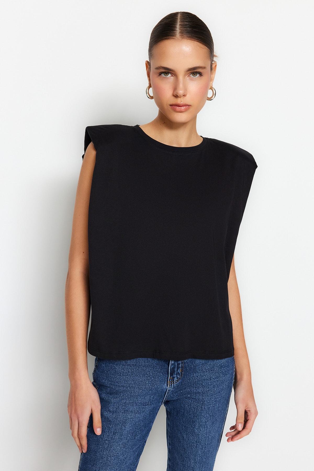 

Черная вязаная стеганая футболка TWOSS20TS0866