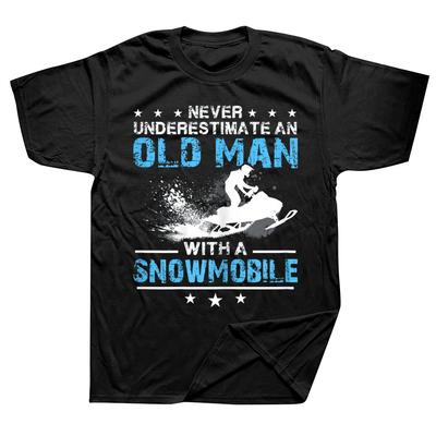 Ne sous-estimez jamais un vieil homme avec une motoneige T-shirts Graphiques en Coton à Manches Courtes Cadeaux d'Anniversaire T-shirt Style Été