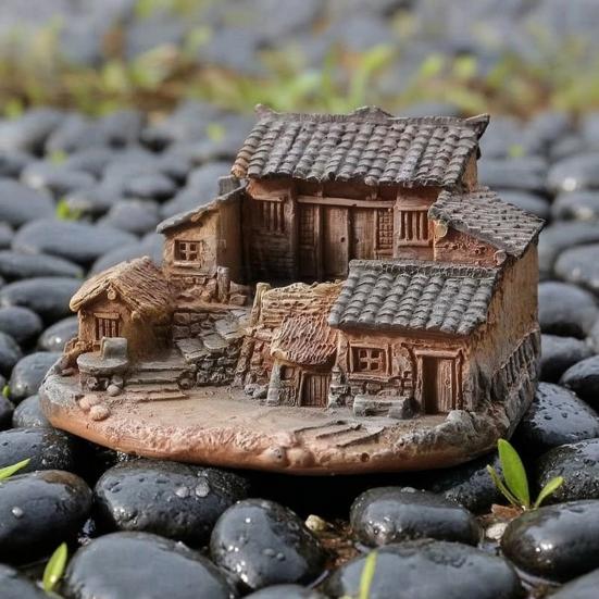 Old Rural House Miniature Nostalgic Mini Countryside House Resin Ornament Rustic Tiny House