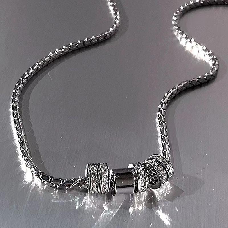 Flash Diamond Ring Pendant Necklace Cold Wind Men And Women Light Luxury Design Fashion Temperament Collarbone Chain