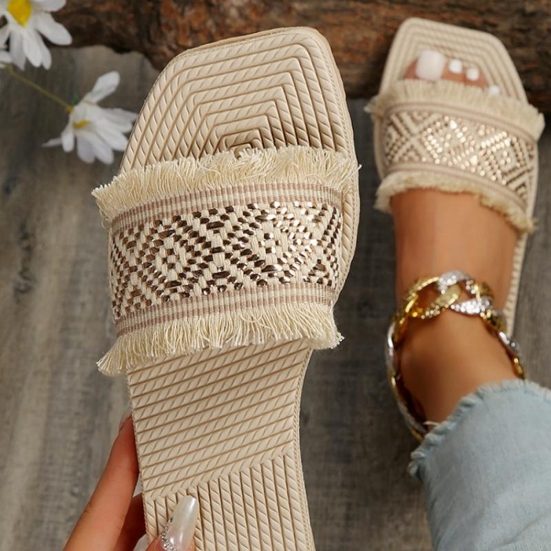 Flat bottomed tassel slippers for women