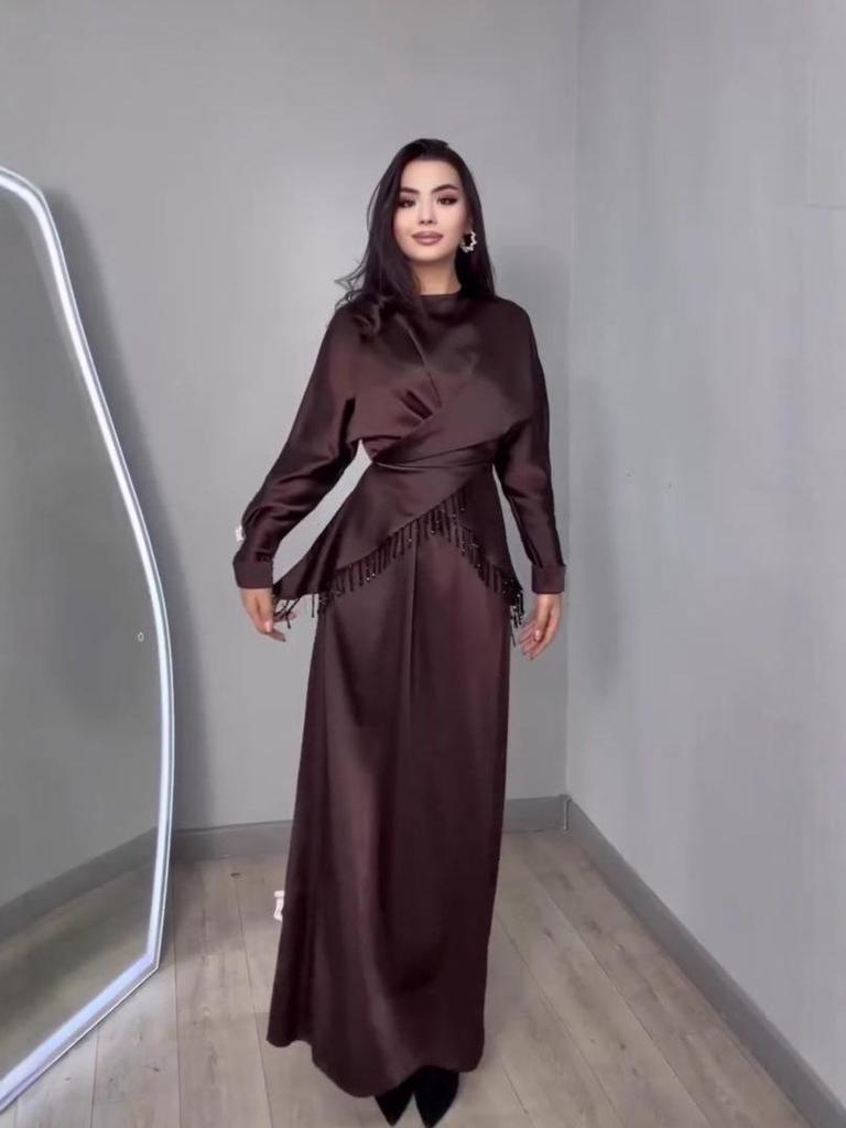 Elegante Completo Gonna e Abito a Maniche Lunghe Stile Europeo & Americano per l'Inverno 2025