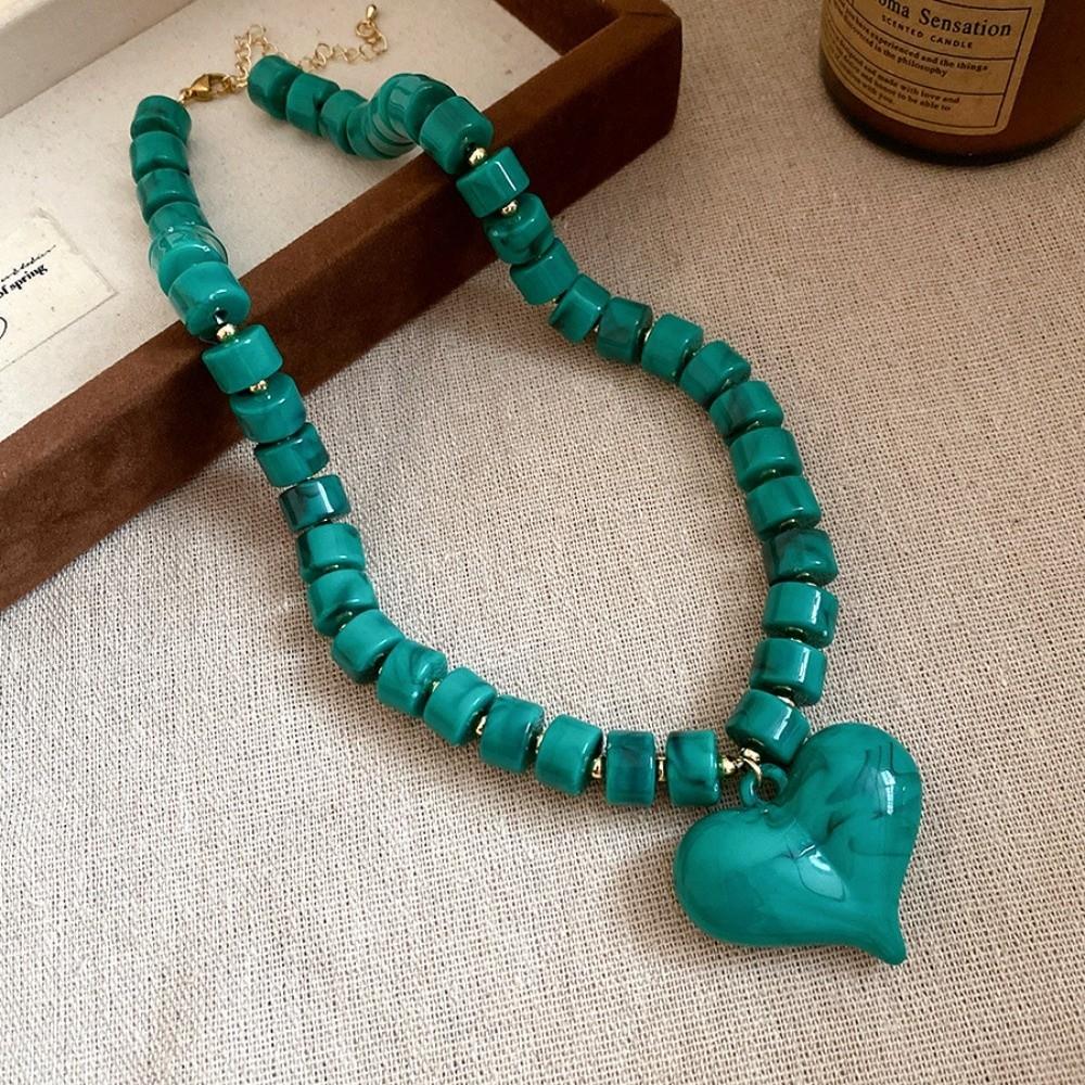 Choker Acrylic Love Heart Necklace Acrylic Sweater Chain Women Clavicle Necklace  Travel