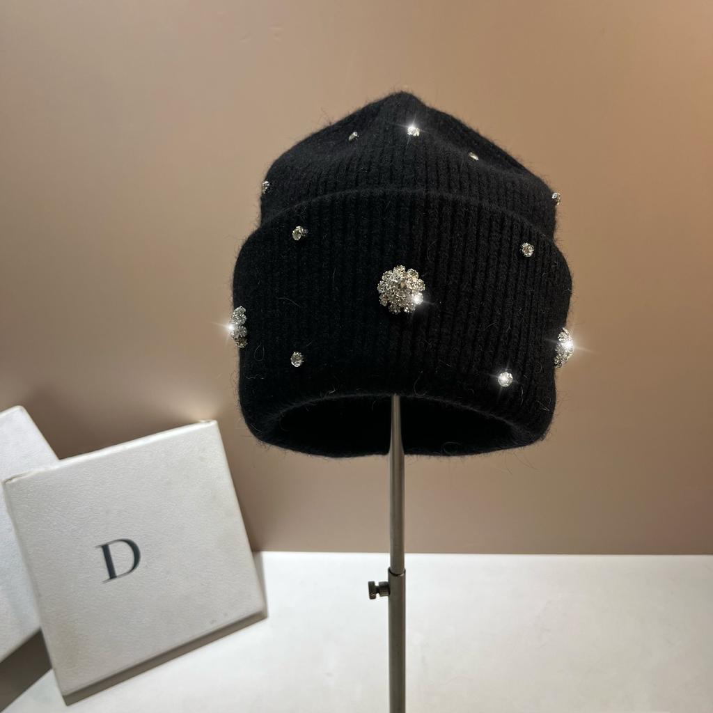 Winter Light Luxury Niche Rhinestone Heavy Industry Knitted Hat Celebrity Outdoor Warm Rabbit Hair Pullover Hat