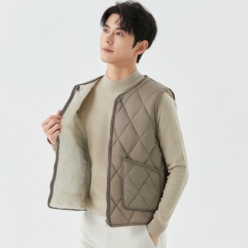 Men's new autumn and winter velvet warm zipper enlarged vest outer pocket men's rhombus short vest