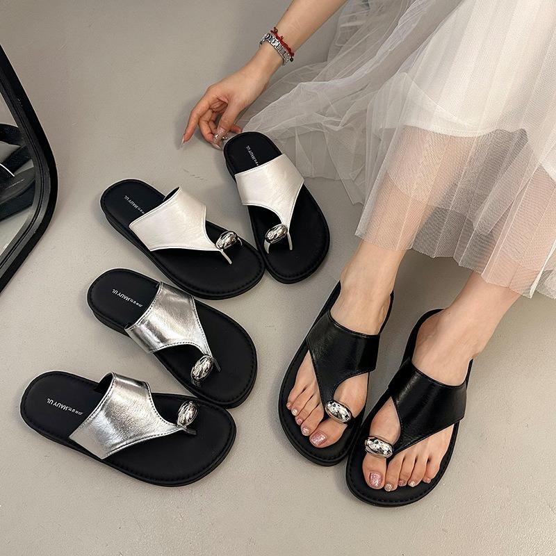 Metal Buckle Cover Toe Flat Sandals Summer New Fashion Outside Temperament Beach Shoes Cool Slippers