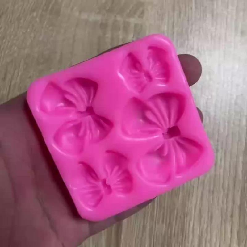 Charmante Schleifen-Silikonform, zur Herstellung von Kerzen, Aromatherapie-Seifen und Gips.