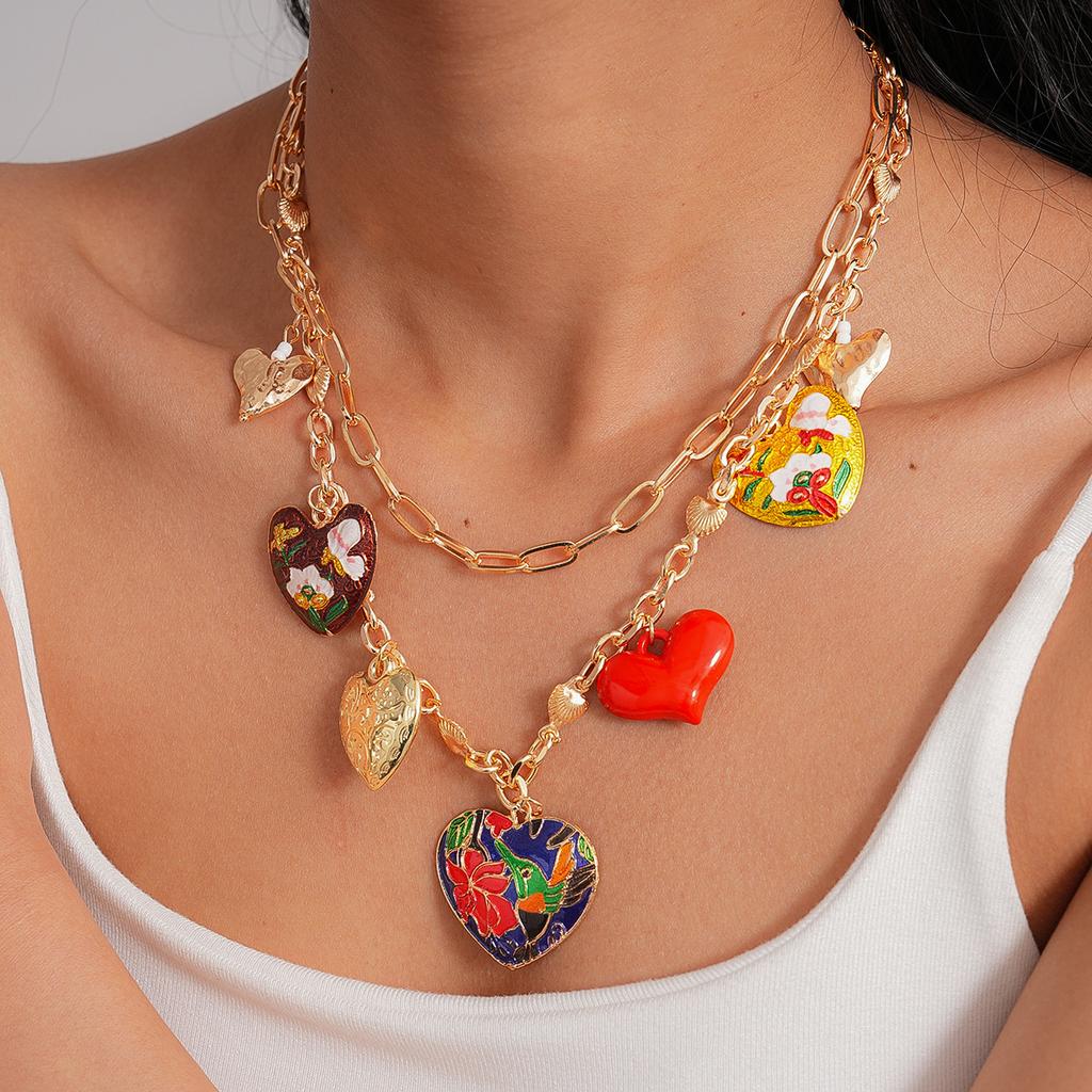 Two-piece set of metal spray paint love pleated pattern necklace medieval collarbone chain personalized item decoration