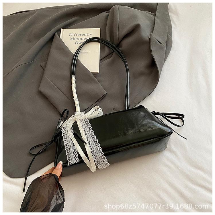 Bag niche design underarm bag women's 2025 spring new shoulder commuter bag fashionable versatile women's handbag