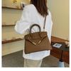 Large Kelly Bag: Retro European-American Light Luxury Women's Crossbody Handbag