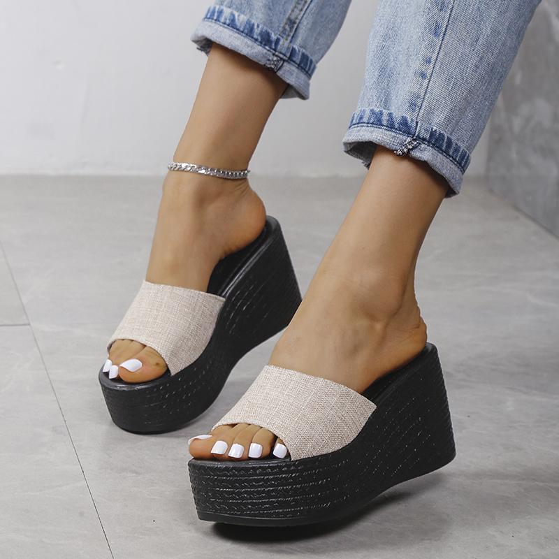 Fashion Hot Selling Comfortable Summer Classic Women's Slippers 2025 New Wedge Shoes Women's Outdoor High-quality Fashion Slippers