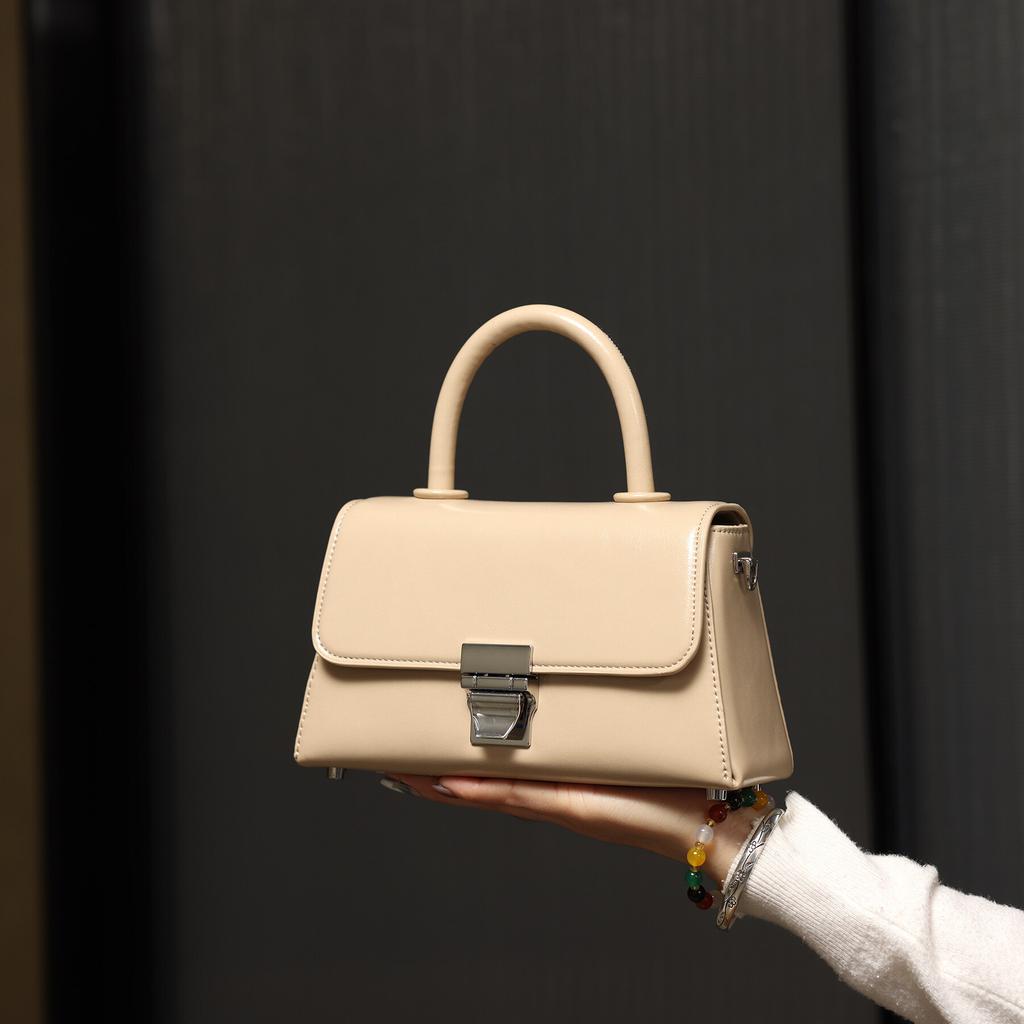 2025 Spring/Summer Women's Small Square Handbag, New Cross-Border Model with Textured Lock, Fashionable Commuting Versatile Crossbody Bag