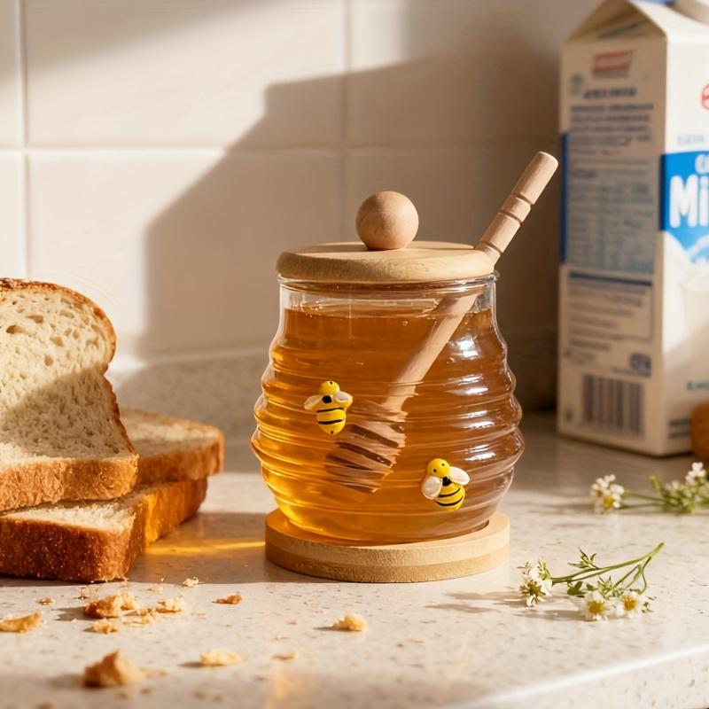 Vasetto per miele in vetro decorato con api, in tre capacità, abbinato a coperchio in legno, bastoncino mescolatore e base, ottimo per la conservazione del miele ai matrimoni e per l'uso quotidiano.