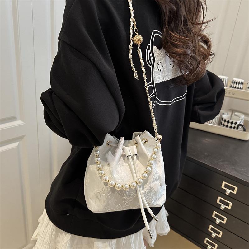 Minimalist Casual Water Bucket Bag With Drawstring Closure For Spring Street Fashion