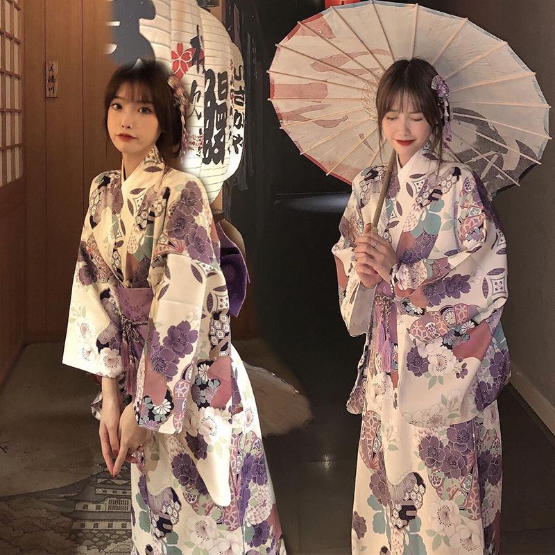 Japanese Furisode Kimono: Women's Traditional Formal Wear for Photography