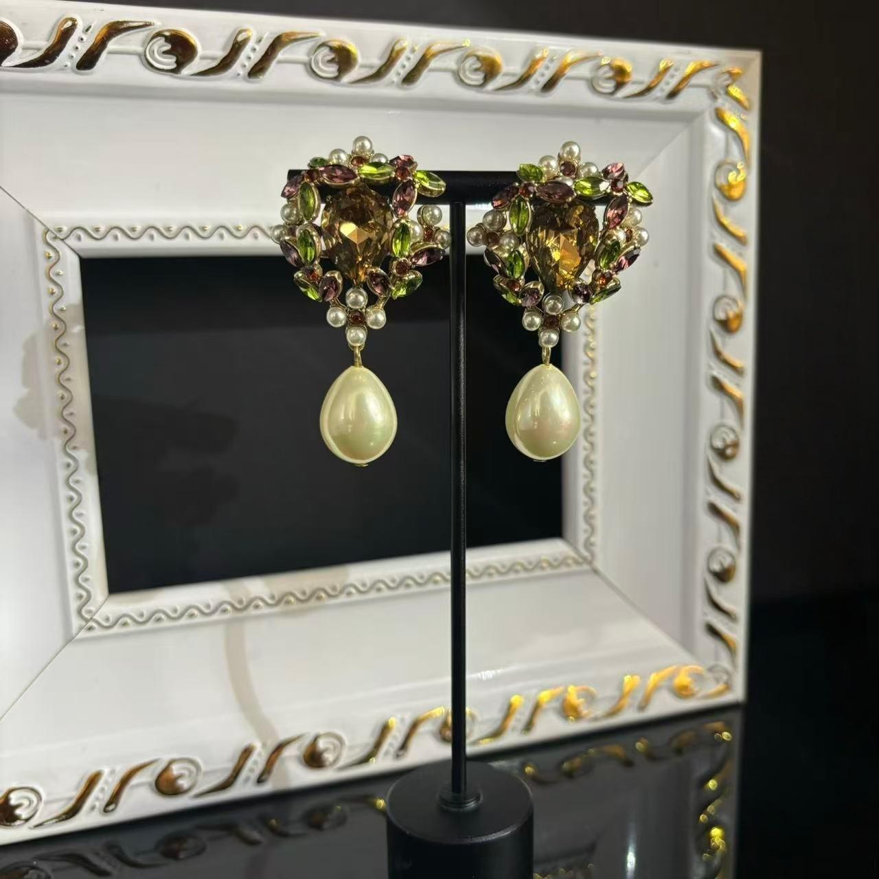 French Bow Exquisite Brooch, Light Luxury High-End Stud Earrings Retro Set