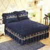 3-delige Set Goede Kwaliteit Embossing Velvet Bedrok 1 st. Romance Elegant Koraalfleece Sprei Inbegrepen 2 st. Kussensloop