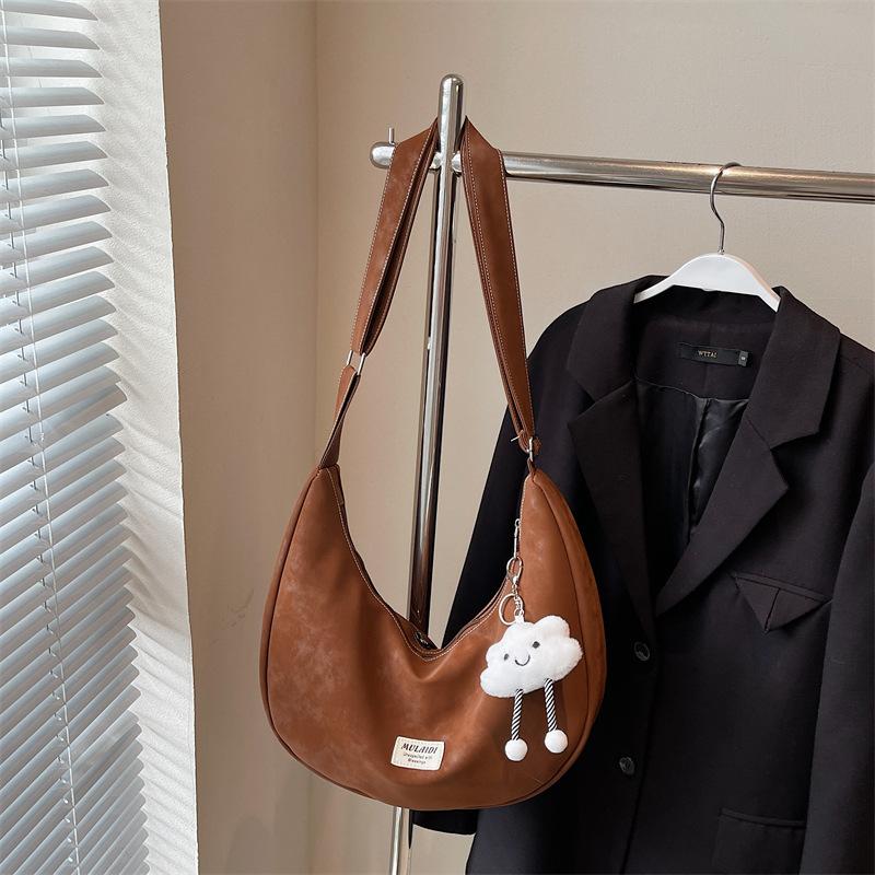 Große Kapazität Teigtaschen-Tasche Damen Herbst Neu Einfache Umhängetasche Aktentasche Lässige Halbmond-Tasche