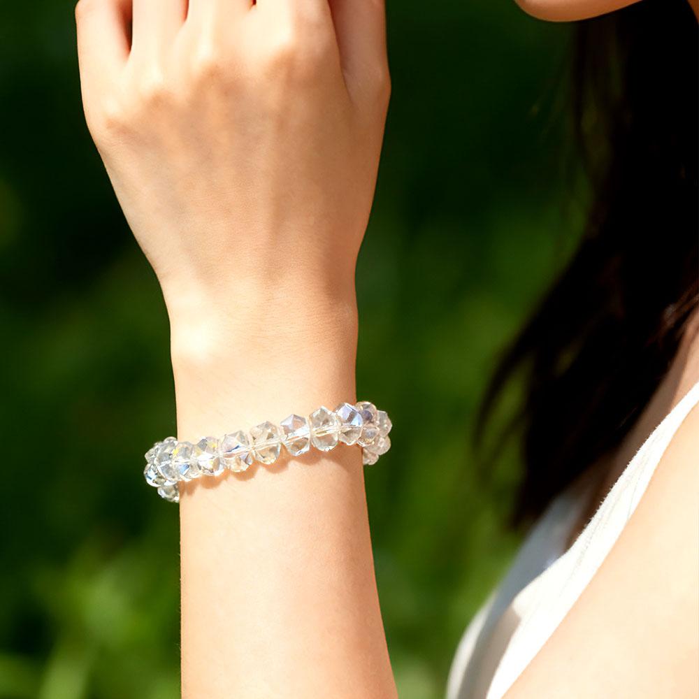 2025 Nuovo braccialetto da donna in perline di vetro multicolore fatto a mano in stile romantico, indossabile alle feste