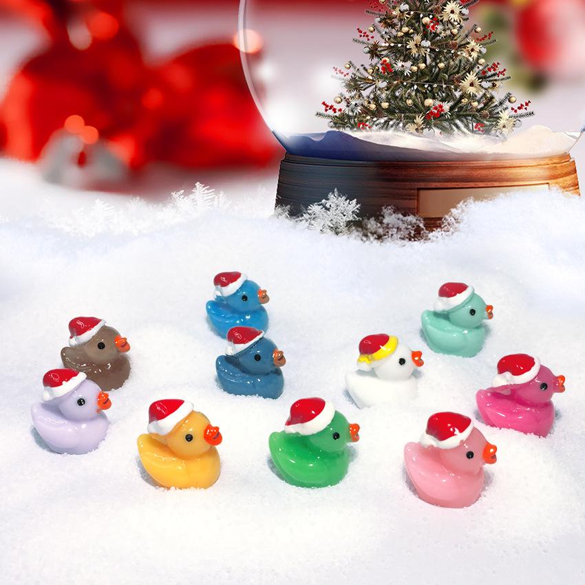 Vivid Luminous Duckling Pendant: Creative Micro-Landscape Ornament in Resin