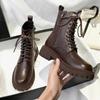 2026 Herbst und Winter Koreanische Mode Damenstiefel, lässige kurz geschnittene Stiefeletten, Schnürung, schlankmachende Lederstiefel